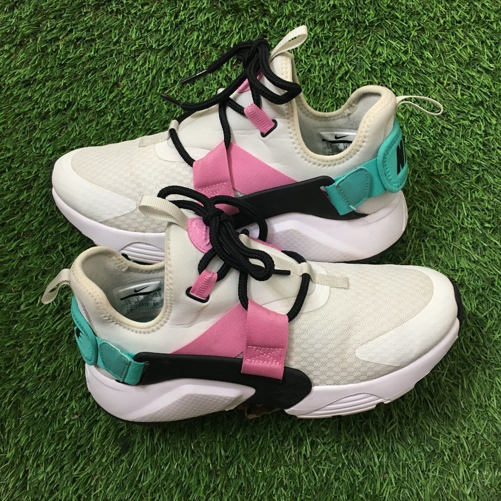 Nike Womens Air Huarache City Low Sz 7.5